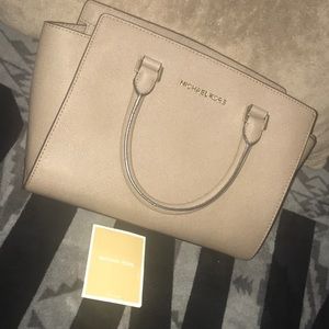 Michael kors purse
